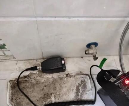 波密屋顶漏水维修公司分享下卫生间漏水的危害及解决方法